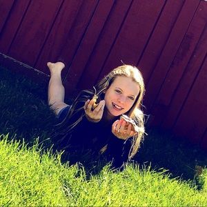 Meet your Posher, Alexys
